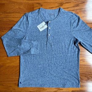 NWT Med untuckit Henley long sleeve shirt